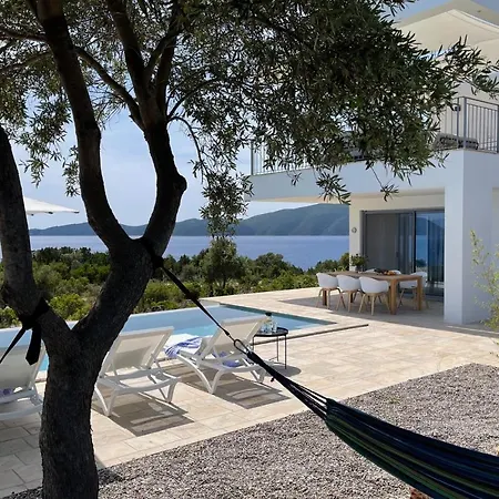 Villa Pinea - Newly Built Modern Few Minutes From The - Evgiros