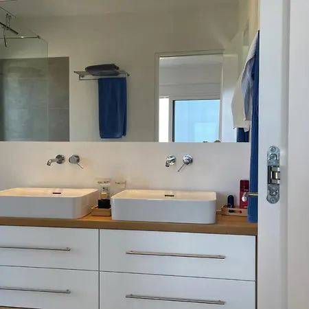 Villa Pinea - Newly Built Modern Few Minutes From The -