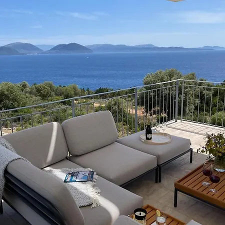 Vila Pinea - Newly Built Modern Few Minutes From The -