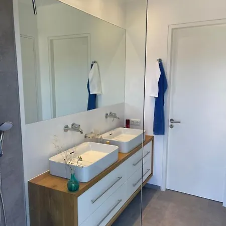 Villa Pinea - Newly Built Modern Few Minutes From The - Evgiros