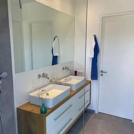 Луксозна вила Pinea - Newly Built Modern Few Minutes From The -